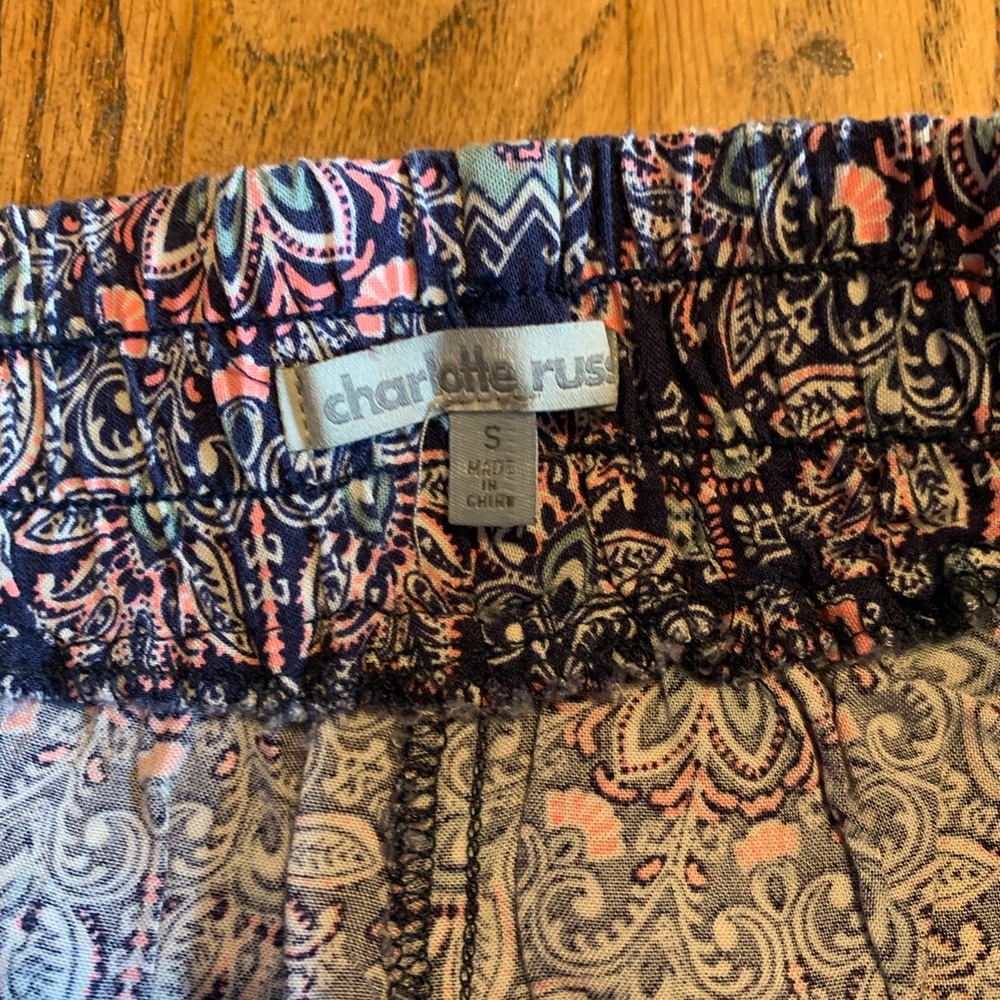 Patterned Shorts - Picture 3 of 5